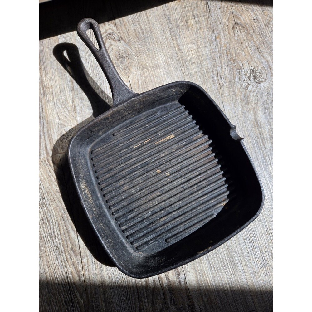 Vintage 9" Square Cast Iron Grill Pan Handle & Pour Spout Has Surface Rust